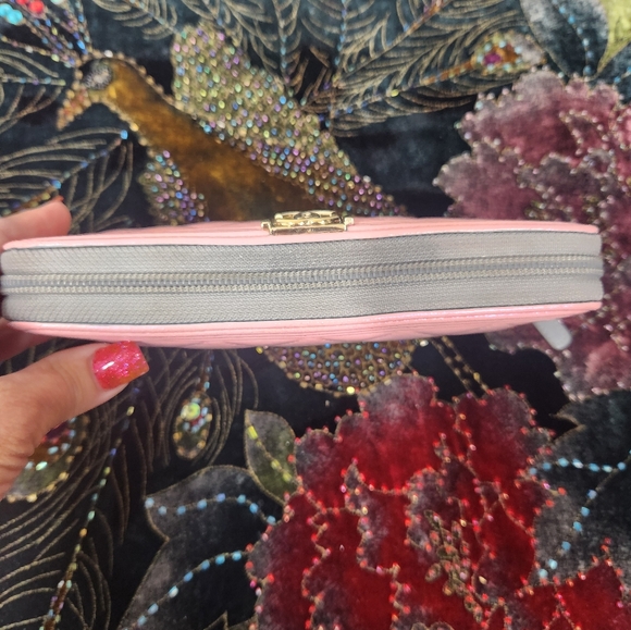 Chanel Boy Wallet - Picture 4 of 14